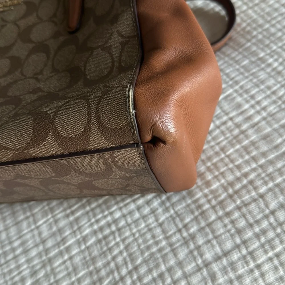 Coach Christie Carryall Signature Khaki Brown - Picture 3 of 17